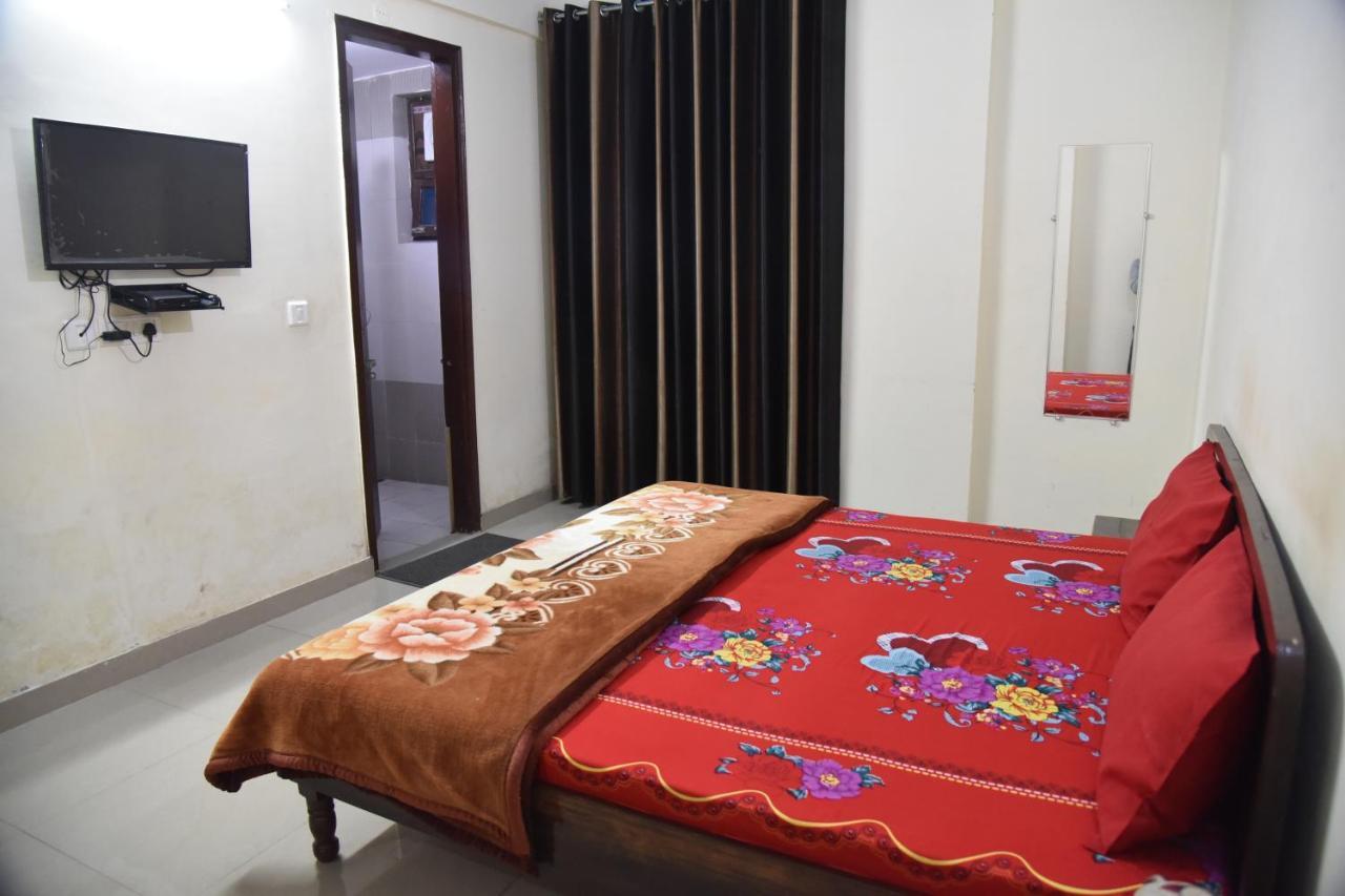 Hotel Gopi Dham Haridwār Exterior foto